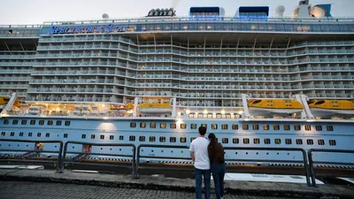 ФОТО и ВИДЕО | На воду спущен самый большой в мире круизный корабль –  гигантский Icon of The Seas - Turist