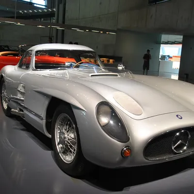 Новости — Продан самый дорогой автомобиль в мире — Mercedes-Benz 300 SLR за  $142 млн