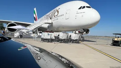 В Баку приземлился самый большой пассажирский самолет в мире | Щучинская  районная газета Дзяннiца