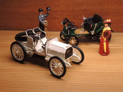 Mercedes-Benz МБ-Калуга - 135 лет назад, 29 января 1886 года Карл Бенц  получил патент на самый первый автомобиль в мире! С этого момента началась  история современных автомобилей. Уже тогда Карл Бенц разработал