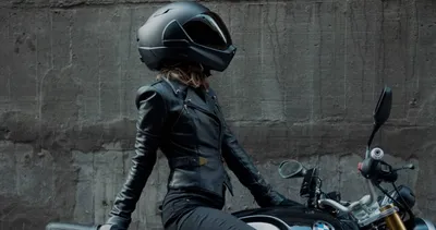 Обои с шлемами для мотоциклов: выберите формат (JPG, PNG, WebP)