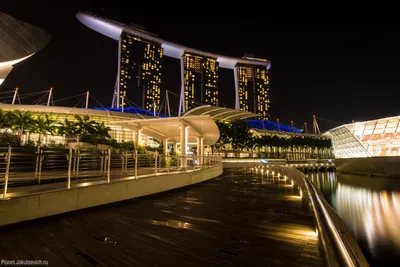 Удивительные места Земли: отель с кораблем на крыше в Сингапуре