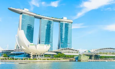 Сингапур: отель Марина Бэй Сэндс с бассейном на крыше