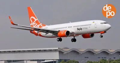 Самолеты UR-SQH SkyUp Boeing 737-800 на взлетно-посадочной полосе  международного аэропорта Борисполя Редакционное Стоковое Фото - изображение  насчитывающей самолета, пассажир: 158757393