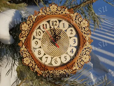 Старинные настенные часы с маленькими…» — создано в Шедевруме