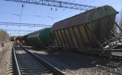 Сход с рельсов порожних вагонов привел к задержке поездов в Карелии — РБК
