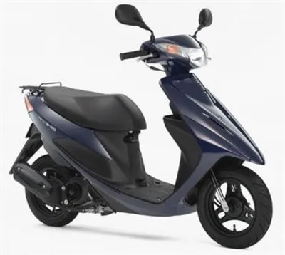 Renta un scooter Suzuki Lets 125