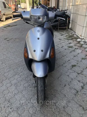 Suzuki sixteen 125 scooter hi-res stock photography and images - Alamy