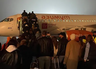 Пассажирский самолет рейсом Сочи — Омск сел на грунт в Новосибирской области