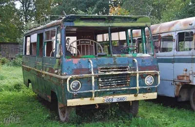 Медногорский Автовокзал - ЗИС-155 — известный советский автобус, массово  выпускавшийся в 1949-57 гг. (c 26 июня 1956 г. — ЗИЛ-155) Эти жёлто-красные  автобусы стали в 50-е и начале 60-х визитной карточкой всех