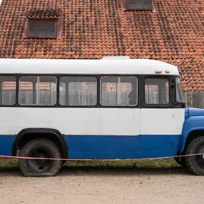 Купить масштабную модель автобуса ЛиАЗ-677М (бело-синий), масштаб 1:43  (СОВА)