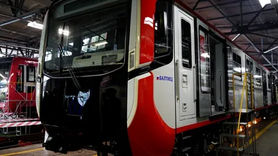 Современные Высокоскоростные Поезда В Пекине Китай — стоковые фотографии и  другие картинки Скоростной поезд - iStock