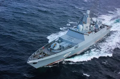 Современные военные корабли Россия на бдительном подготавливают для того  чтобы быть по требованию Стоковое Фото - изображение насчитывающей птиц,  вечно: 89962108
