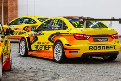 Lada Sport Rosneft показала спортивные машины на базе «Гранты» и «Весты» на  новый сезон - KP.RU