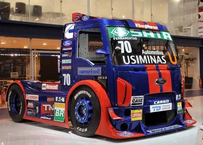 КАМАЗ-мастер: Спортивная команда «КАМАЗ-мастер» представила новый спортивный  грузовик