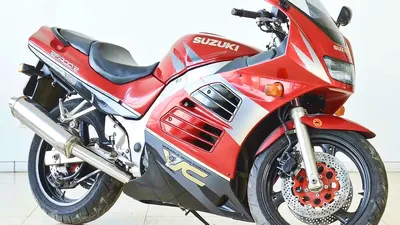 Идеальная гармония с дорогой: впечатляющие фото спортивных мотоциклов Suzuki