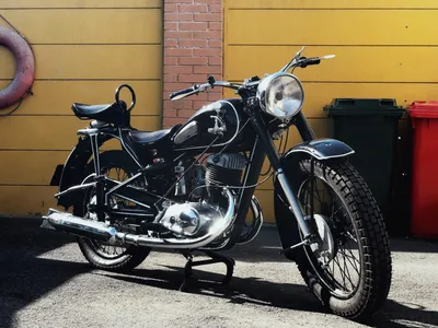 Впечатляющая коллекция старинных мотоциклов на фото