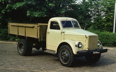 Бесплатные Старые военные грузовики стоковые фотографии | FreeImages