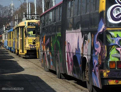 Старые Автобусы — стоковые фотографии и другие картинки Автобус - Автобус,  Африка, Без людей - iStock