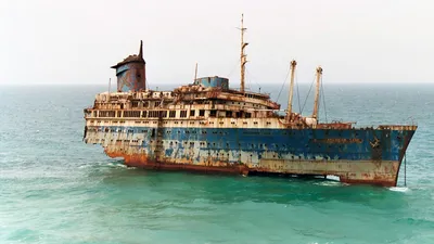старые корабли для восстановления пляжа Абрао Ильха Гранде-Бразиль Стоковое  Фото - изображение насчитывающей восстановление, южно: 240223630