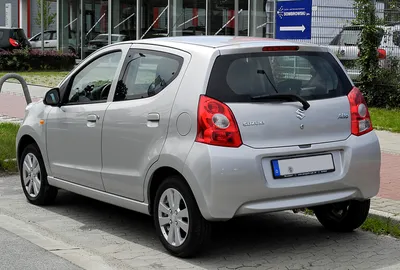 File:Suzuki Alto 1.0 Comfort (VII) – Heckansicht, 17. Juli 2011,  Düsseldorf.jpg - Wikimedia Commons