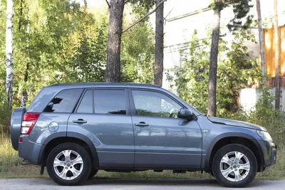В Россию привезли новый Suzuki Grand Vitara. Сколько он стоит - Российская  газета