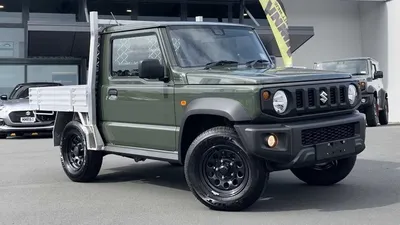 SUZUKI Jimny 2024 - фото в новом кузове: салон, вид снаружи, багажник