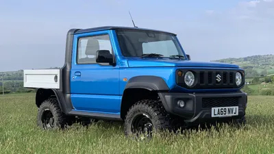 Adorable Suzuki Jimny 4x4 Pickups Are Just the Cutest L'il Workhorses