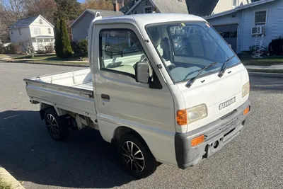 No Reserve: 1998 Suzuki Carry Pickup 4WD 5-Speed for sale on BaT Auctions -  sold for $10,500 on December 15, 2023 (Lot #130,789) | Bring a Trailer