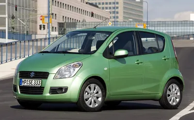 2011 Suzuki Splash city car Stock Photo - Alamy