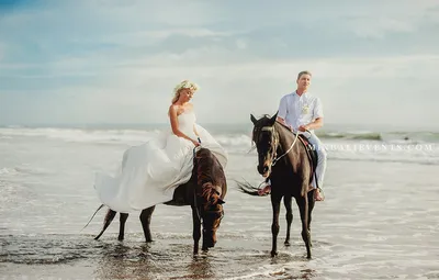 Катание на лошадях на закате у океана | Свадьба на Бали от MIX Bali Events