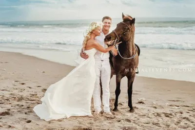 Романтическая фотосессия на лошадях | Свадьба на Бали от MIX Bali Events