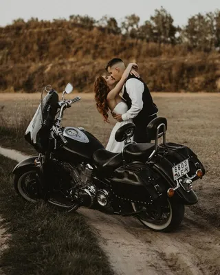 Фотоальбом свадьбы на мотоциклах: воплощение свободы и романтики