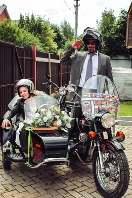 Фото свадьбы на мотоциклах: яркость и адреналин на каждом снимке