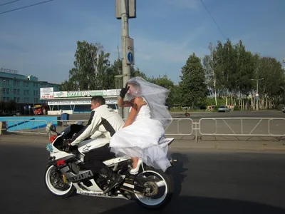 Картинка мотоциклов на свадьбе: необычность в каждой детали