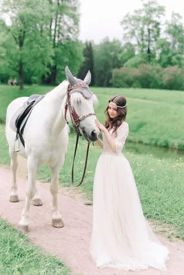 белая лошадь, невеста на лошади, красивые лошади, фотосессия с лошадьми,  невеста - The-wedding.ru