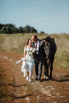 photograph, свадебная фотосессия с лошадьми, фотосессия молодоженов с  лошадью, свадебные фотографии, свадебная фотосессия с лошадьми у  профессионалов, свадебная фотосессия