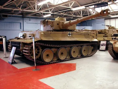 2200 Takom 1/35 Немецкий танк Tiger I (средний) с Zimmerit :: Предзаказы