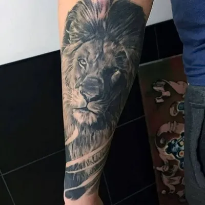 Тату лев на руке. Крутые идеи мужских татуировок | Татуировка в виде льва,  Бель тату, Татуировка на предплечье
