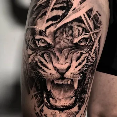 Тату с тигром в цветном реализме. Больше татуировок и эскизов с тигром на  сайте и в Инстаграме | Татуировки с тигром, Тату, Тату для парня