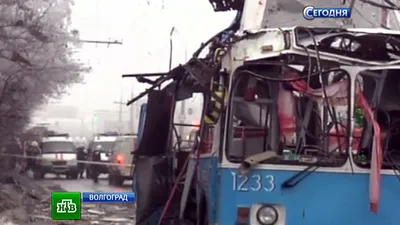 Очевидцы взрыва рассказали об уничтоженном троллейбусе // Видео НТВ