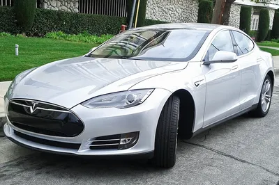 Tesla сравнила расходы на электромобиль и обычную машину - Российская газета