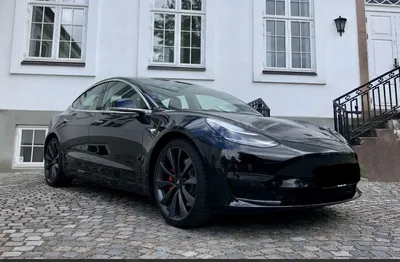 Как изначально хотел назвать автомобиль Tesla Model 3 Илон Маск? — Музей  фактов