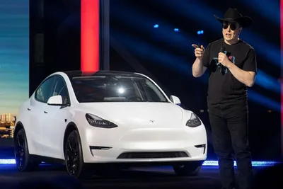 Tesla в космосе: самые успешные рекламные кампании в истории автопрома |  Forbes.ru