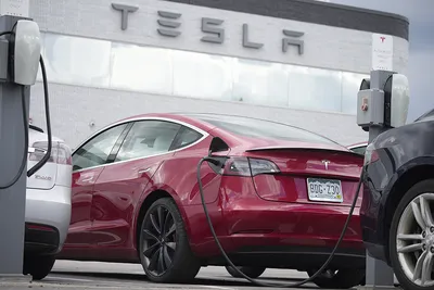В ДТП с Tesla в режиме автопилота погибли двое – DW – 19.04.2021