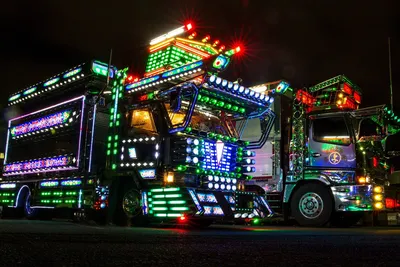 Безумно яркий тюнинг грузовиков из Японии —декотора