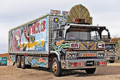 Безумно яркий тюнинг грузовиков из Японии —декотора