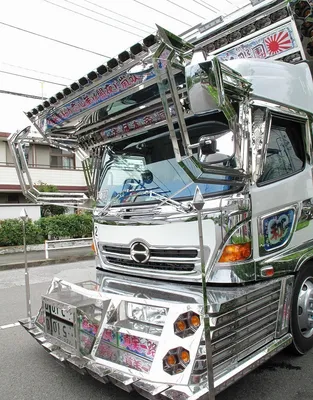 Как делают тюнинг грузовиков японские дальнобойщики. - YouTube