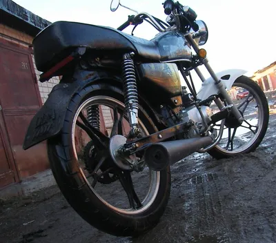HD фон с фотографией тюнингованного мотоцикла 