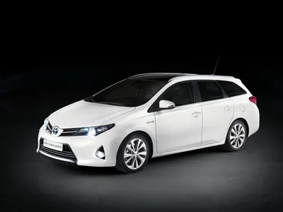 2012 Paris: 2013 Toyota Auris, Verso Show Brand's New Face